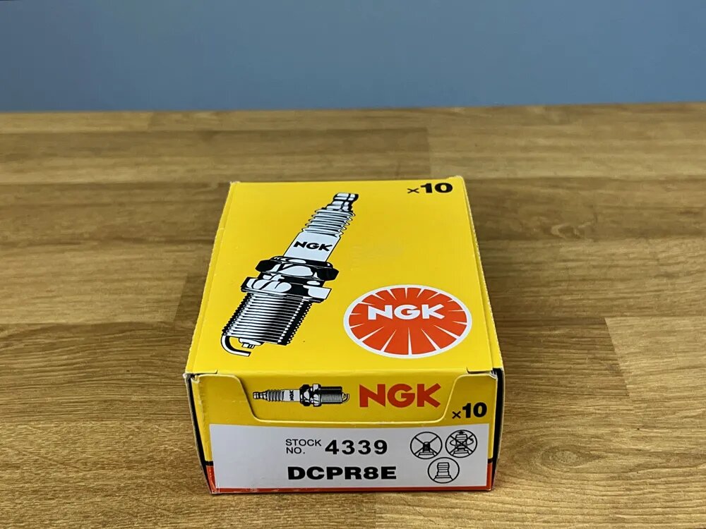 NGK Свеча зажигания арт. DCPR8E (Иридий) , 1 шт.