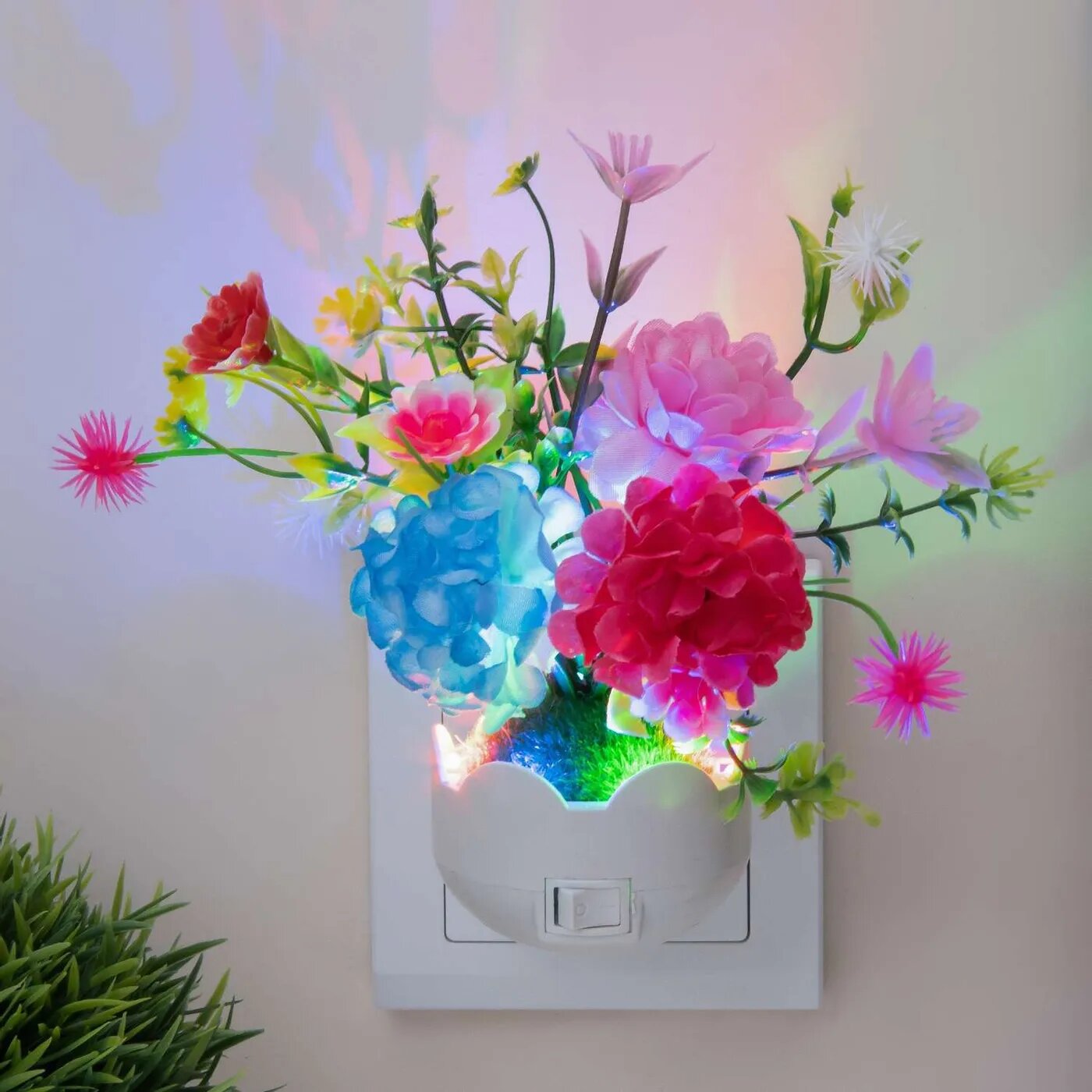 Ночник RISALUX «Розовые цветы» LED RGB 5х8х12 см - фотография № 1