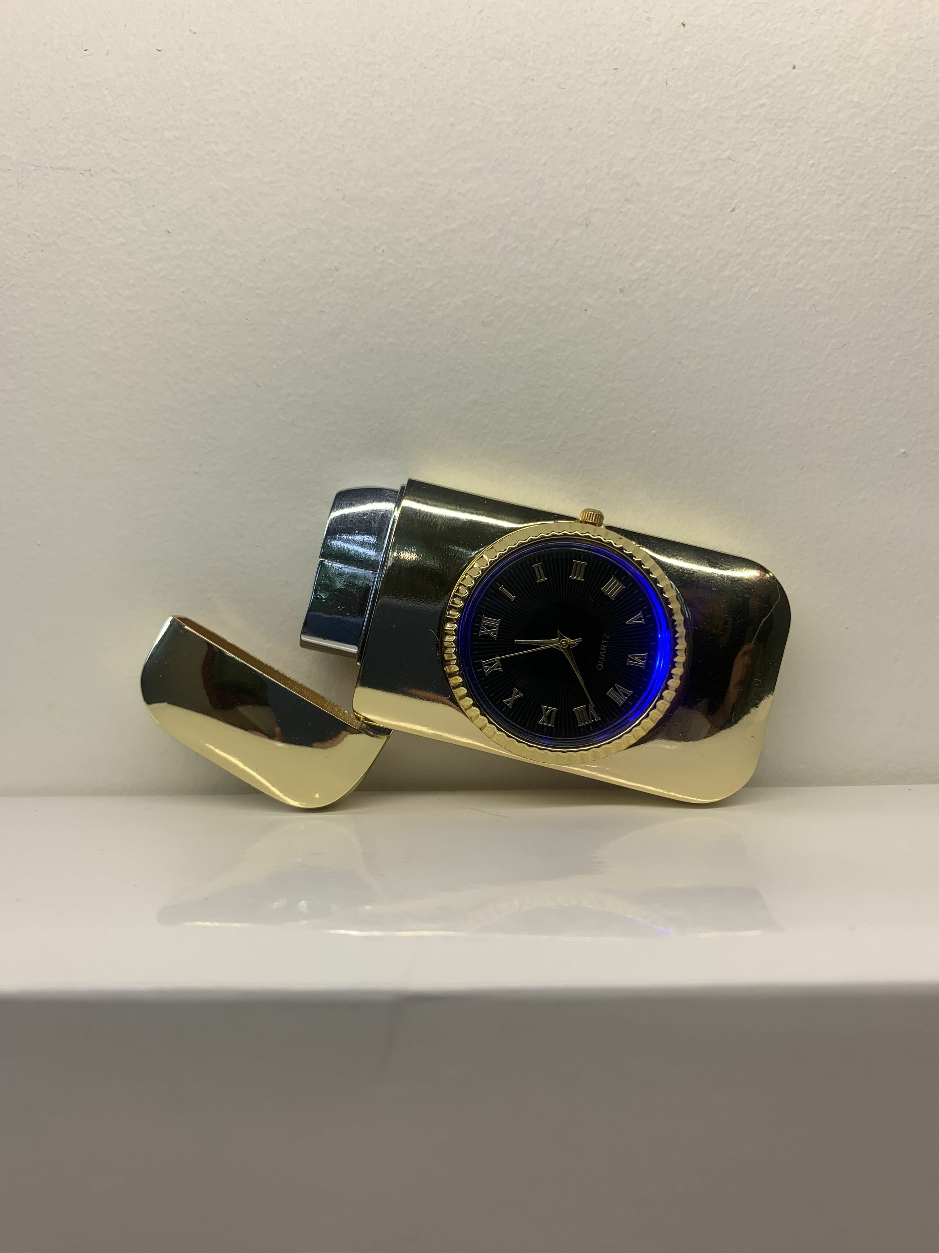 газовая зажигалка часы с подсветкой, золото - фотография № 2