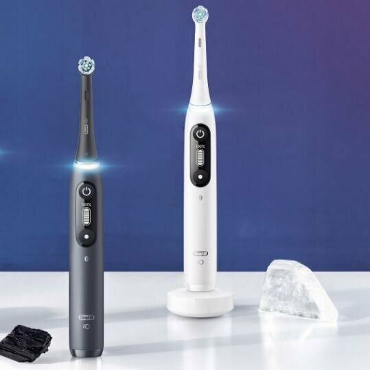 Электрическая зубная щетка Oral B iO Series 7 White Alabast и Black Onyx, набор из 2 штук - фотография № 6