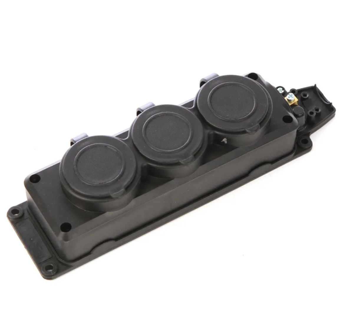 фото Розетка каучуковая GONG штепс. трехместная с заземляющим контактом брызгозащ. (1 шт.), MP