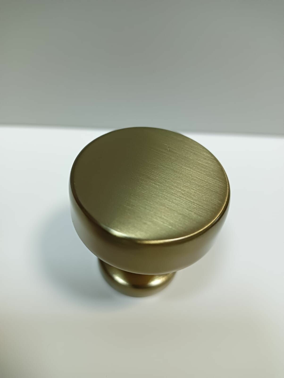 30-Champagne Gold Ручка кнопка модерн, матовая латунь - фотография № 4