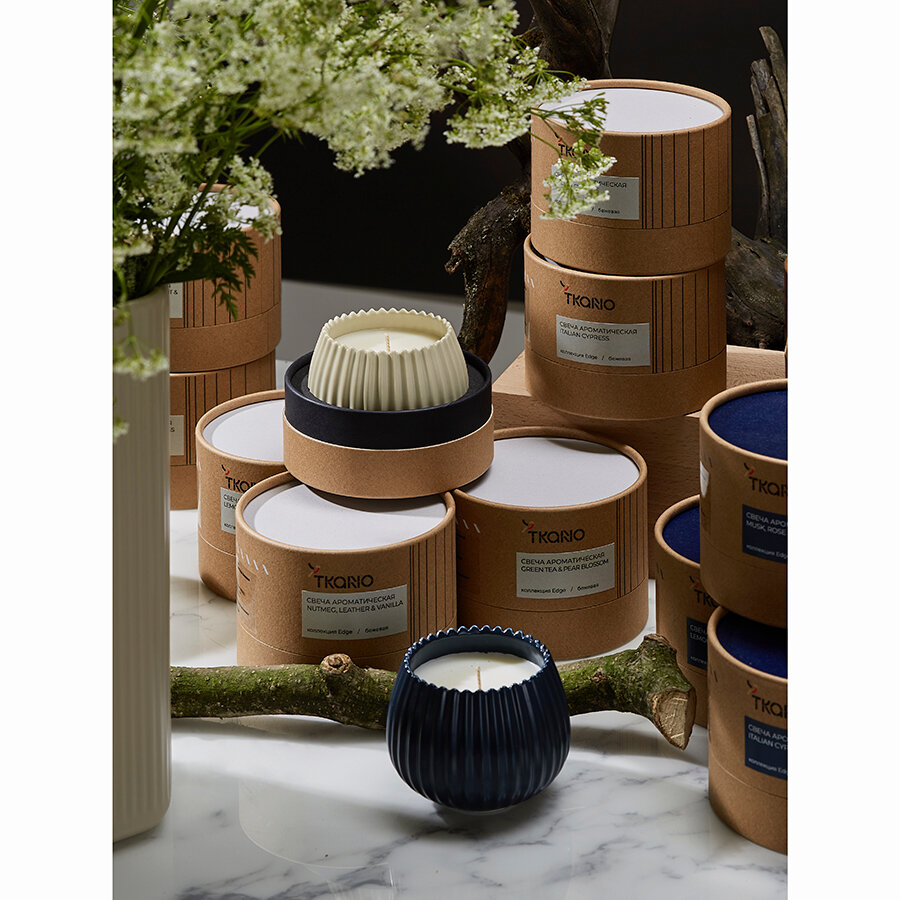 фото Свеча ароматическая Tkano Edge Musk Rose & Cedarwood 30ч, синий