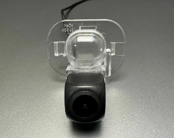 Камера заднего вида для Hyundai Solaris I (4D) (10-17) KIA Cerato II (08-13) в подсветку номерного знака