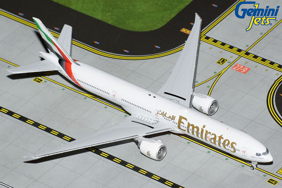 Gemini Jets Модель самолета Boeing 777-300ER Emirates
