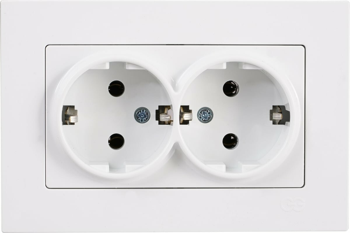 фото Розетка GUNSAN 2 поста Eqona с заземлением белый 16401100-100150