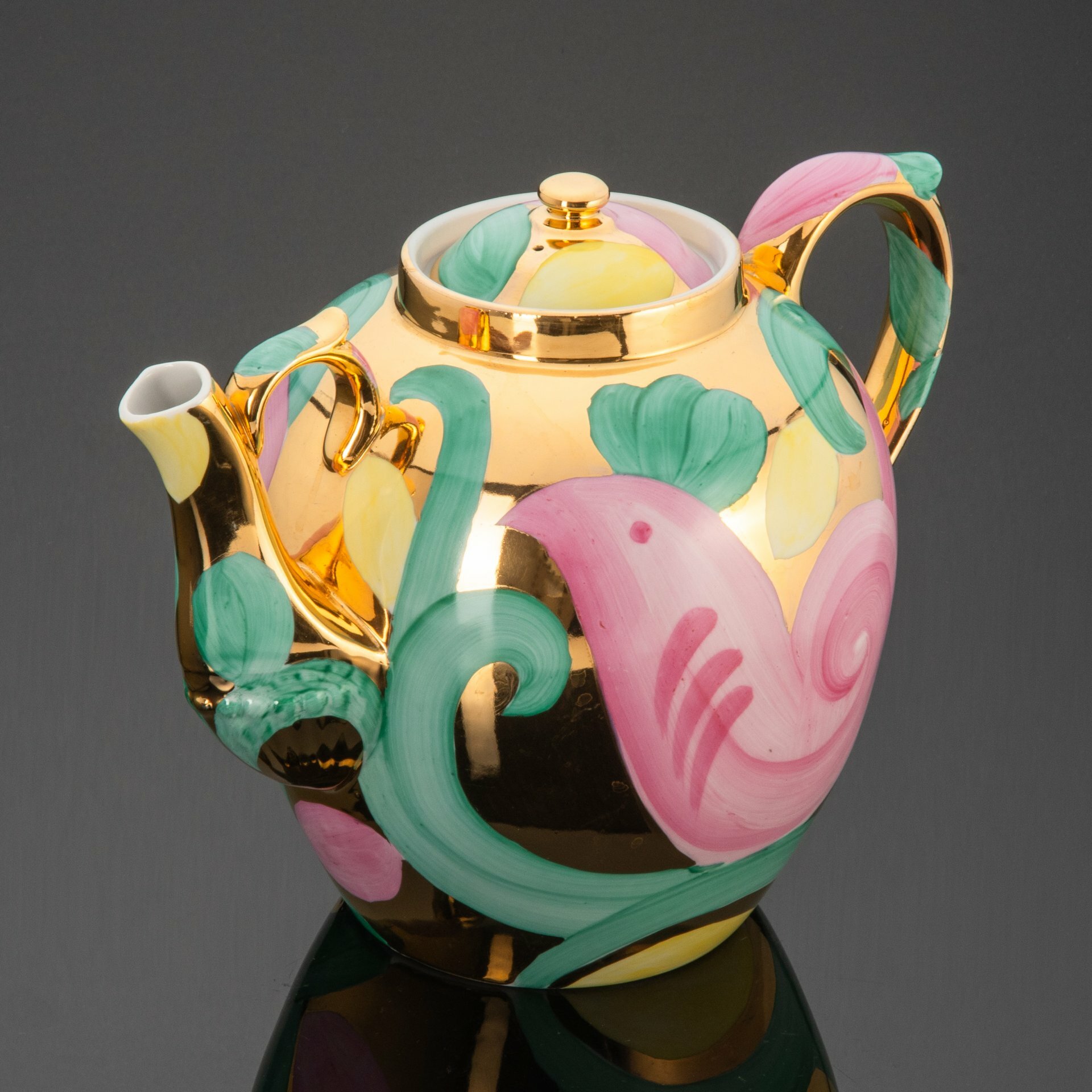 фото Чайник доливной «Розовая птица», автор П.В. Леонов, фарфор, роспись, золочение