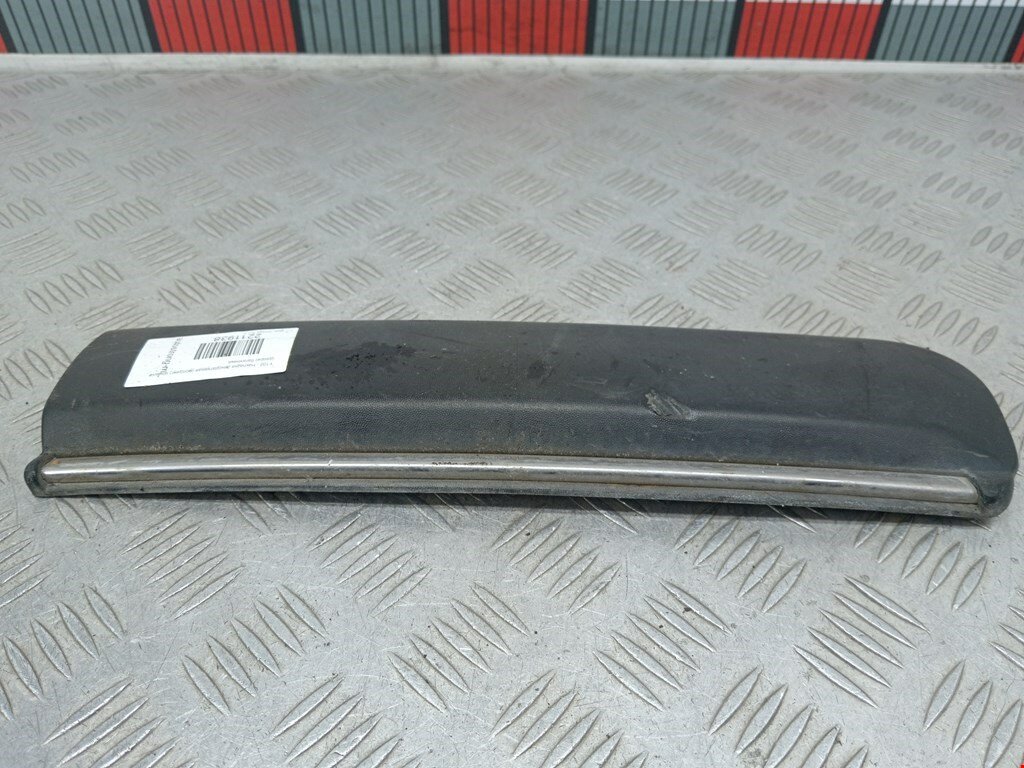 Накладка декоративная (молдинг) крышки (двери) багажника Opel Omega B арт. 2211938