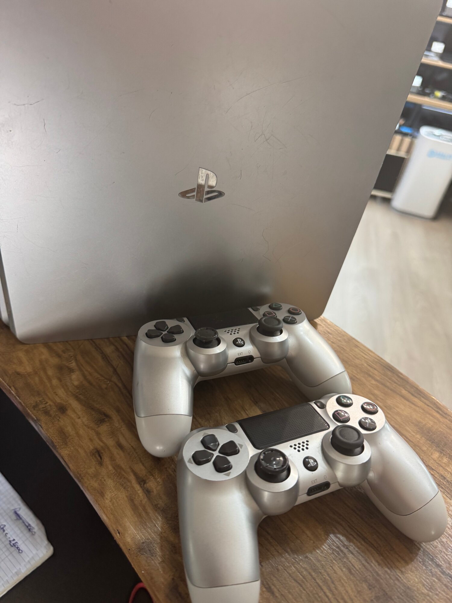 Игровая приставка Sony PlayStation PS4 slim 500gb (2 геймпада)