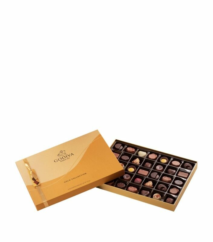 Набор шоколадных конфет Godiva Gold Selection, 372г - фотография № 1