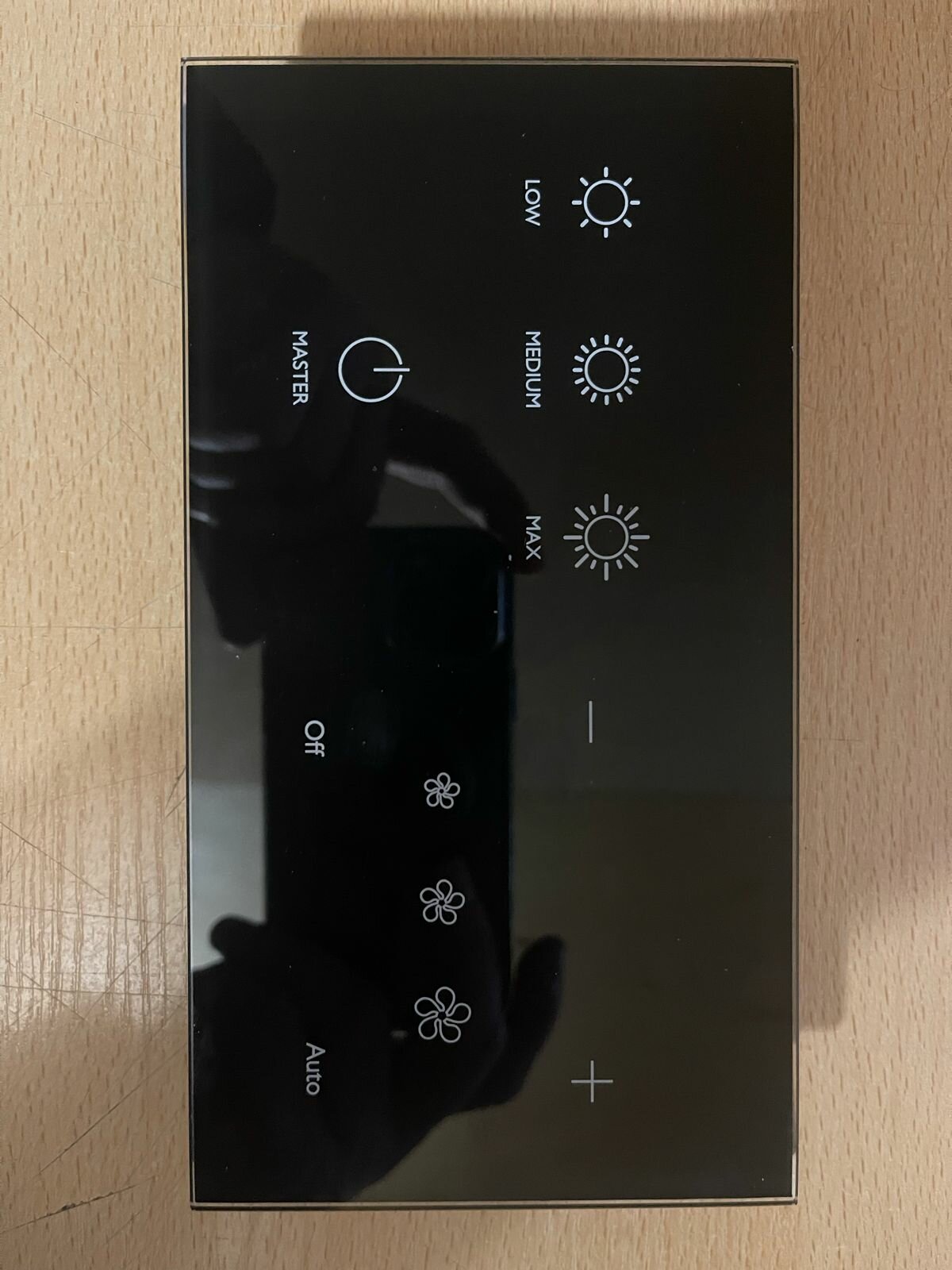 Панель управления умным домом Interel TAGGS04 E80W 300H B00932A