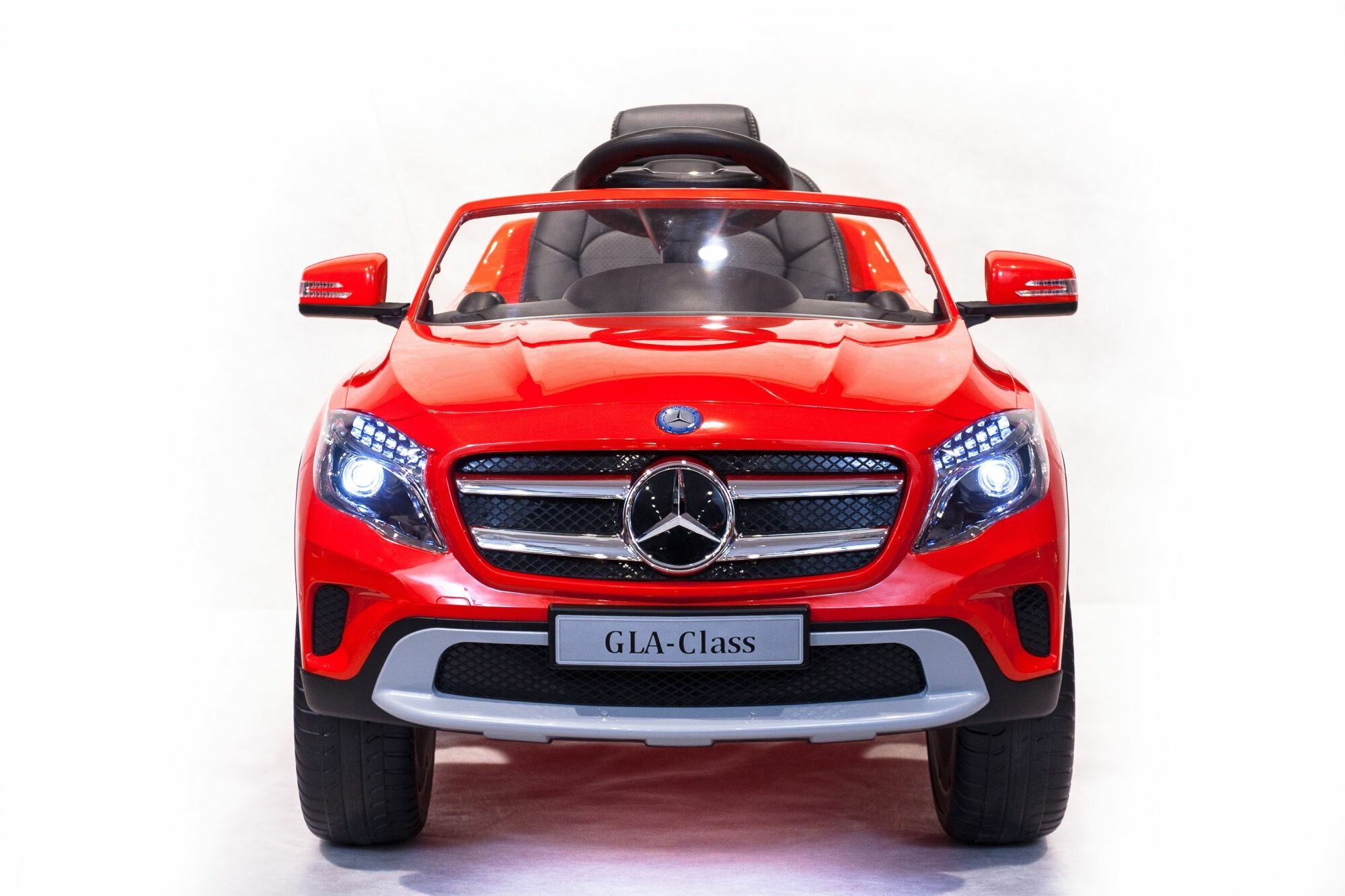 Электромобиль Mercedes-Benz GLA (красный)