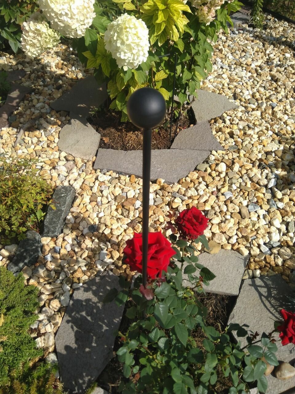 Шпалера для растений для огурцов для винограда опора для цветов металлическая ширина шара 70см высота 190 см - фотография № 4