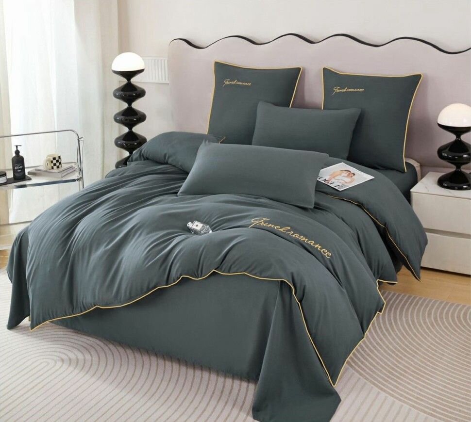 фото Комплект постельного белья/ Alanna однотонный с вышивкой / Евро / Сатин / В подарок