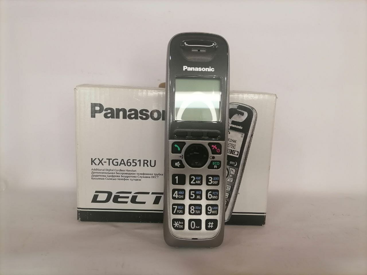 Дополнительная трубка Panasonic KX-TGA651RUM монохромный с подсветкой, АОН, серый металлик