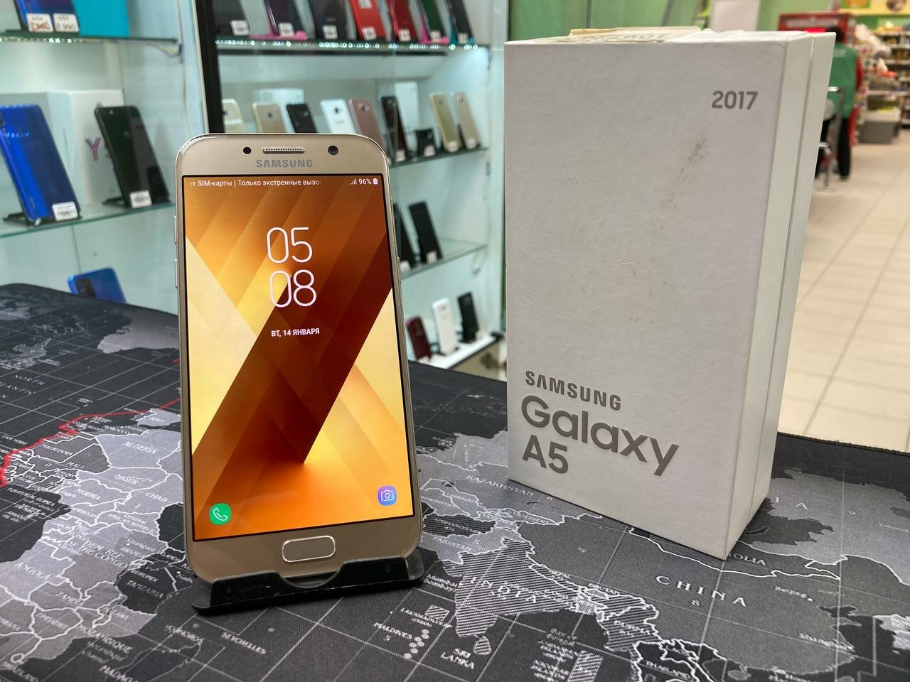 Смартфон Samsung Galaxy A5 (2017) 3/32 ГБ RU, 2 SIM, золотой