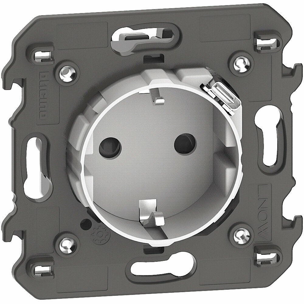 фото BTicino Living now белый розетка комби немецкого стандарта 2R+З со встр заряд устройством USB C ~250В 16А/=5В 15А 2 мод KW4141USB