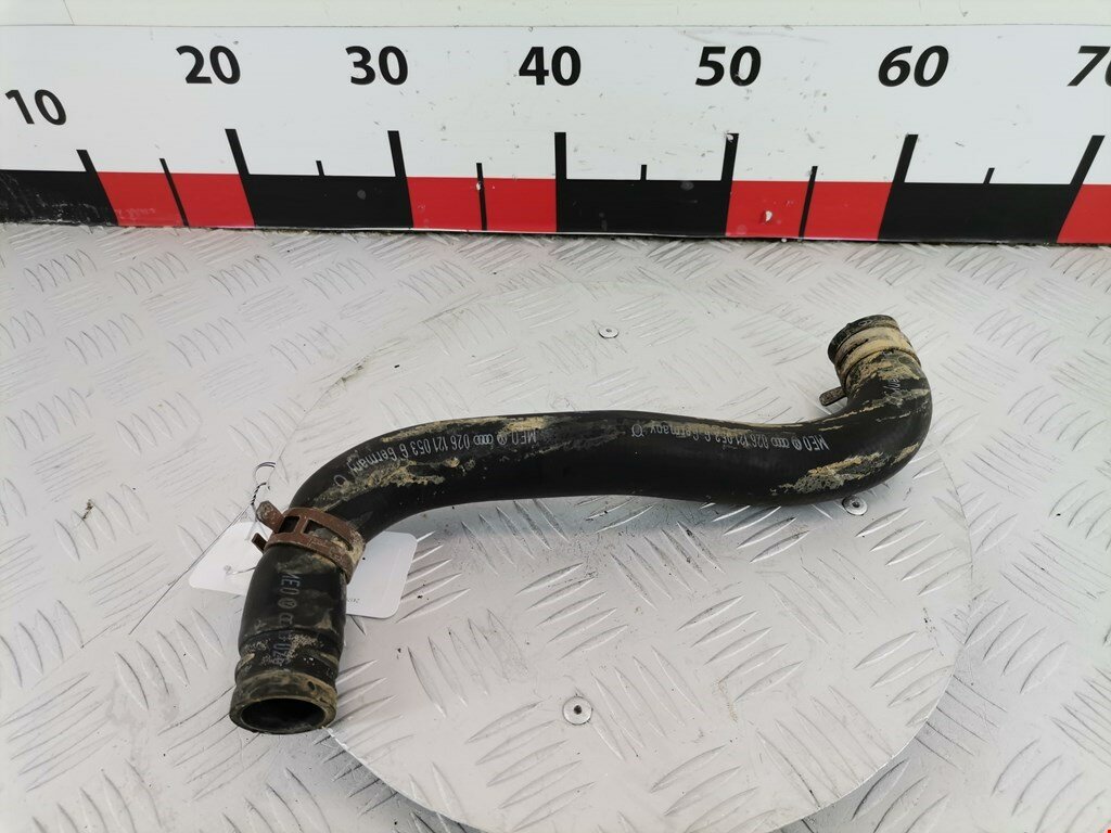 Патрубок охлаждения Volkswagen Golf 2 арт. 1496284