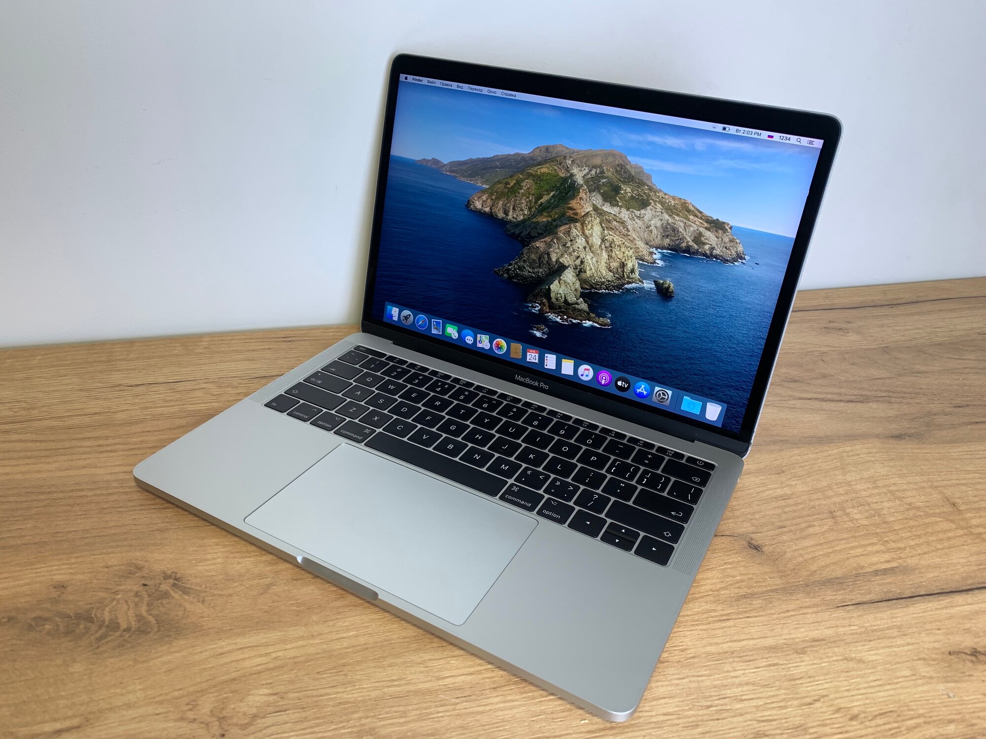 13.3" Ноутбук Apple MacBook Pro 13 Mid 2017 2560x1600, Intel Core i5 7360U 2.3 ГГц, RAM 8 ГБ, LPDDR3, SSD 512 ГБ, Intel Iris Plus Graphics 640, macOS, Silver, английская раскладка