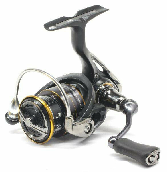 Катушка безынерционная Daiwa 20 Legalis LT 4000-CP