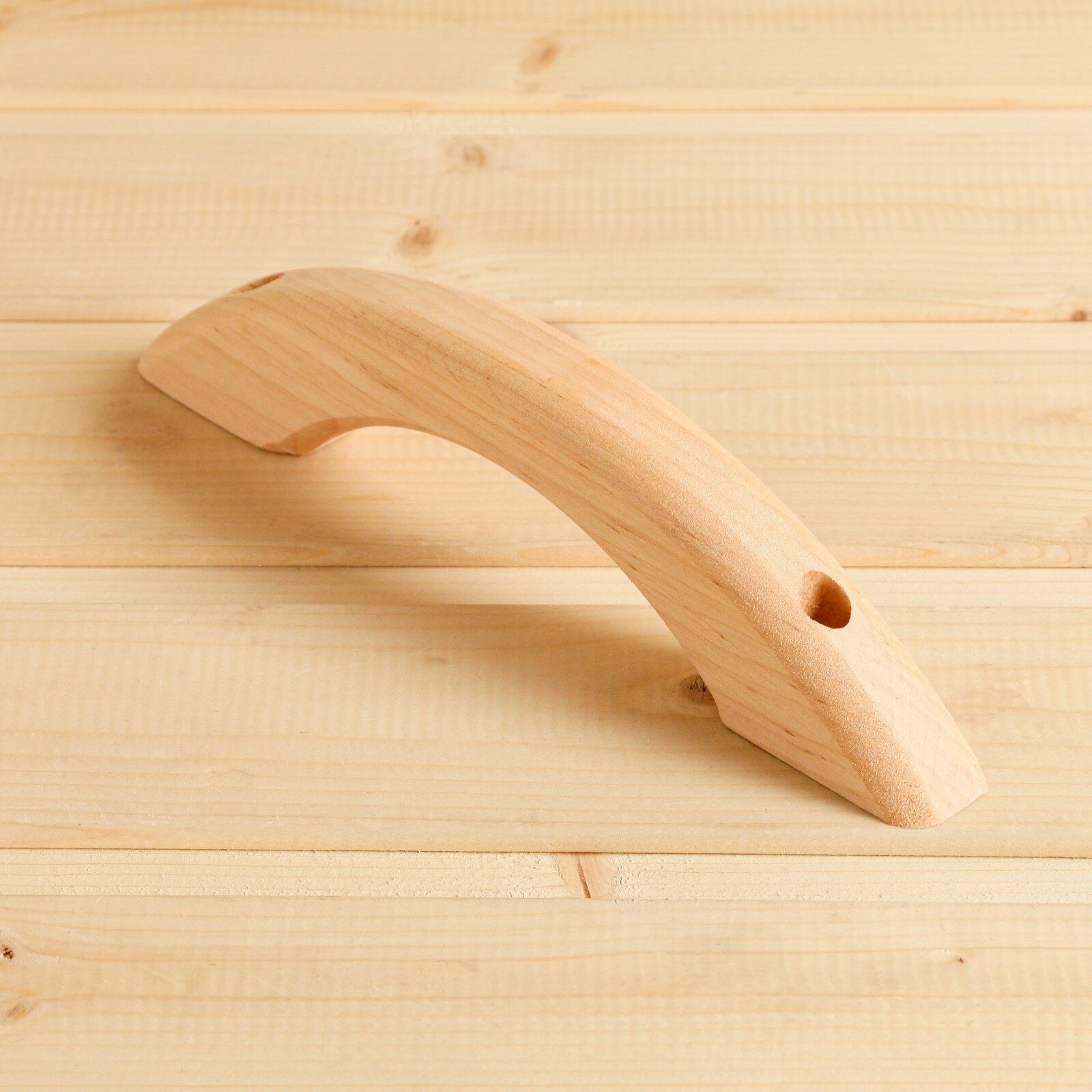 фото Ручка дверная деревянная 22,5 см, ольха