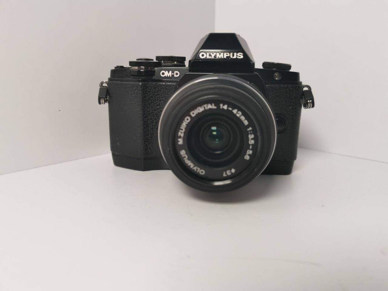 Фотоаппарат Olympus OM-D E-M10 реставрация