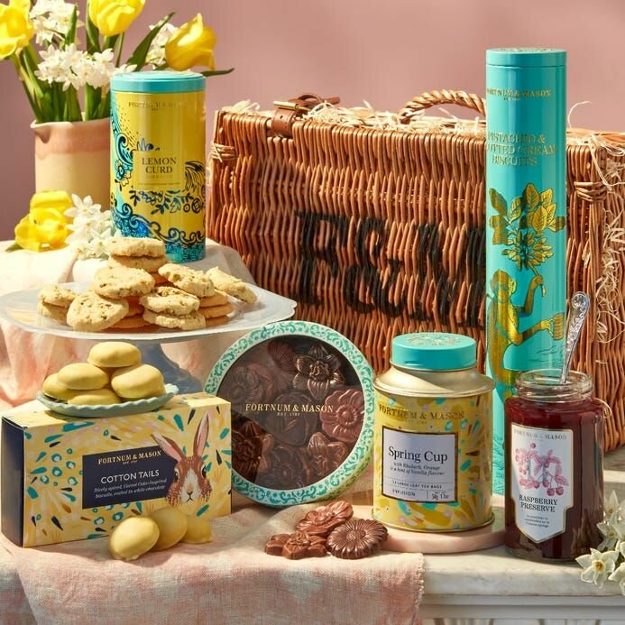 Корзина со сладостями Fortnum&Mason The Spring Celebration Basket - фотография № 1