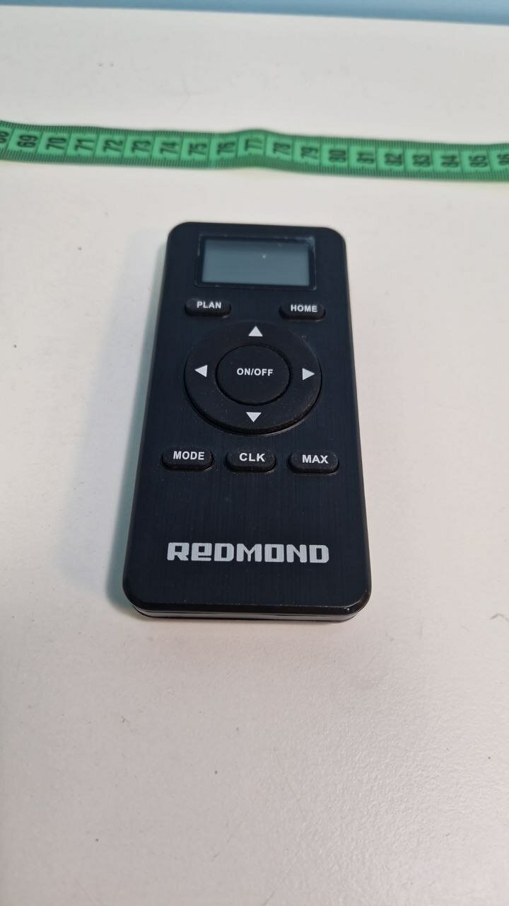 фото Redmond RV-R500 пульт управления для робот-пылесоса
