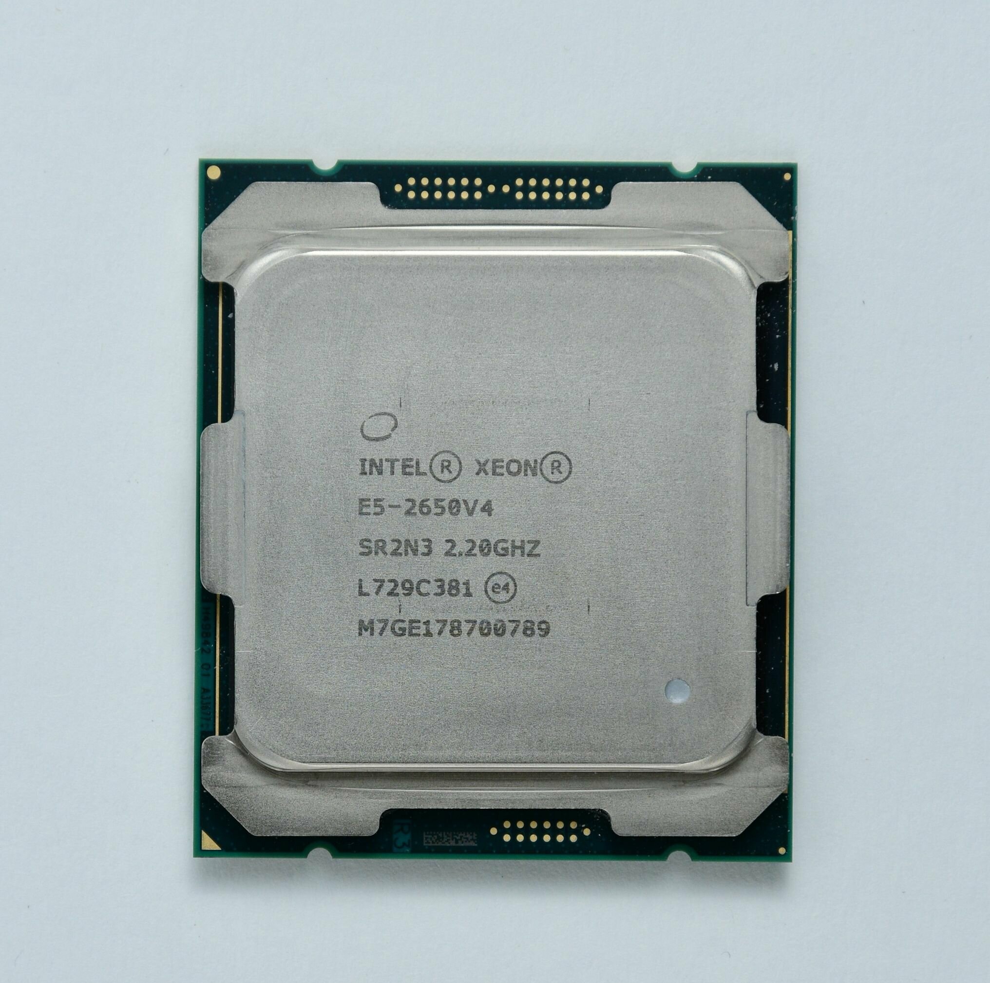 Процессор Intel CM8066002031103 2.2GHz - 2.9GHz Broadwell 12-Core (LGA2011-3, 30MB, TDP 105W, 9.6 GT/s QPI, 14nm) Tray - фото №1