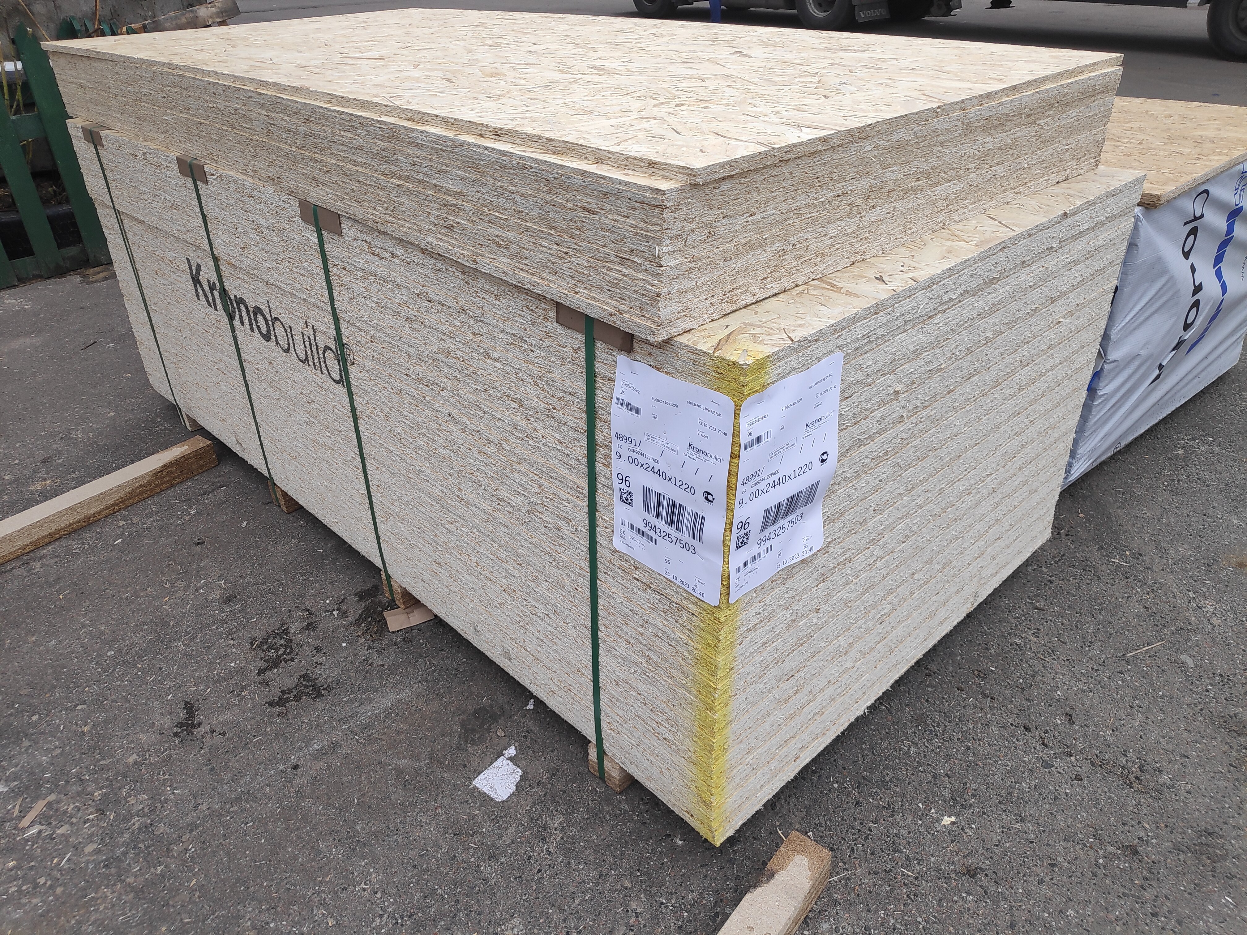 "Плита влагостойкая OSB-3" 9x122x244 от Kronospan 18кг 298 м2