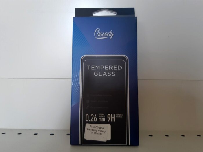 Защитное стекло Cassedy Full Cover&Glue для Samsung Galaxy J4 (черная рамка)
