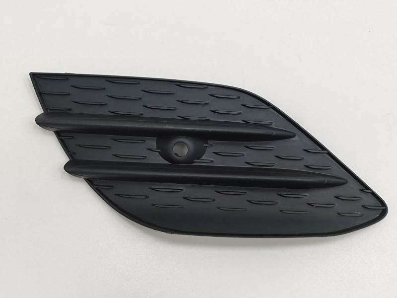 Решетка в бампер левая Mercedes-Benz CLA-Class C118 2019-2022 кат.номер: A1188854301