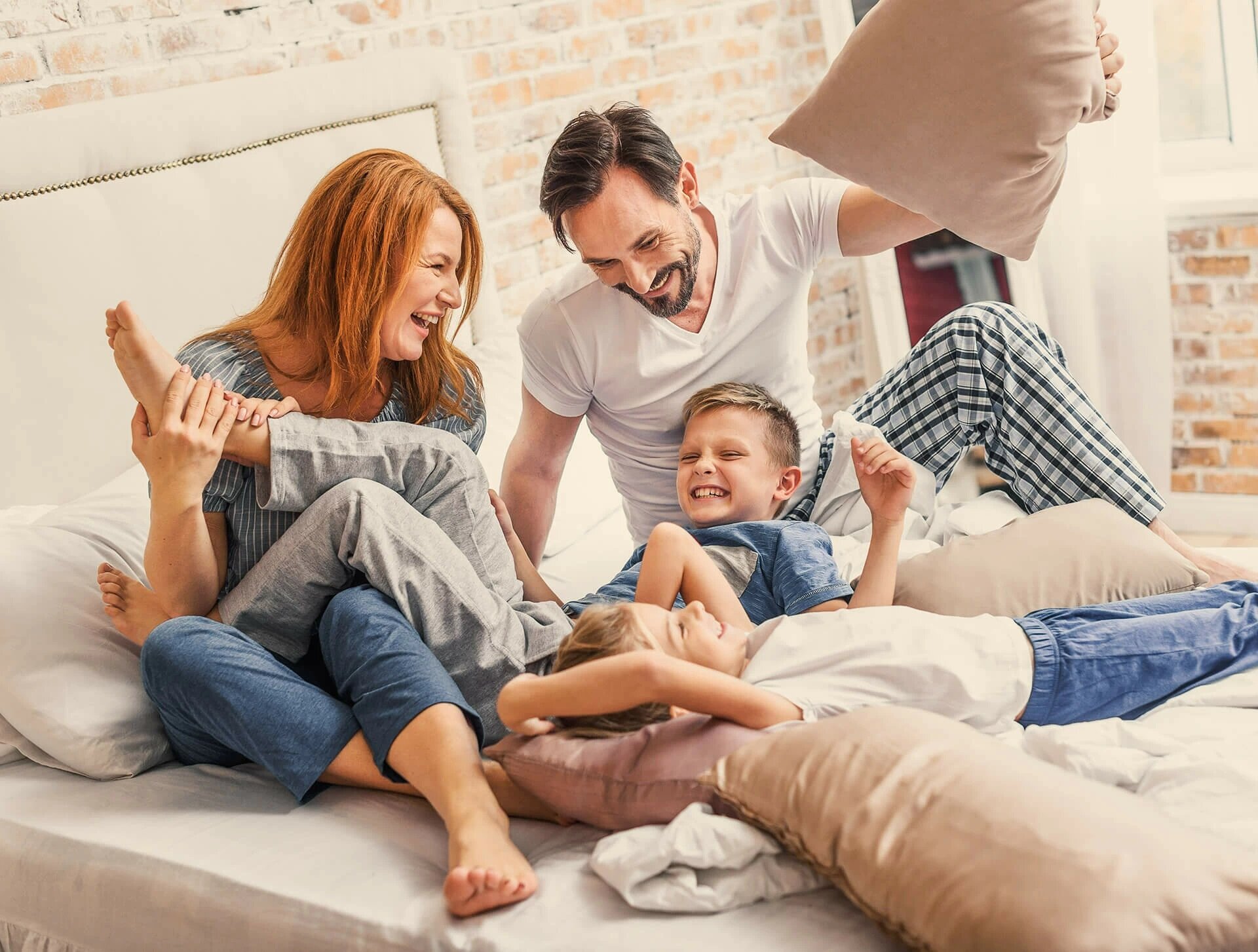 Подарочный сертификат от bonodono на Фотосессия для семьи «Family Light.» в коробке-футляр г. Красноярск