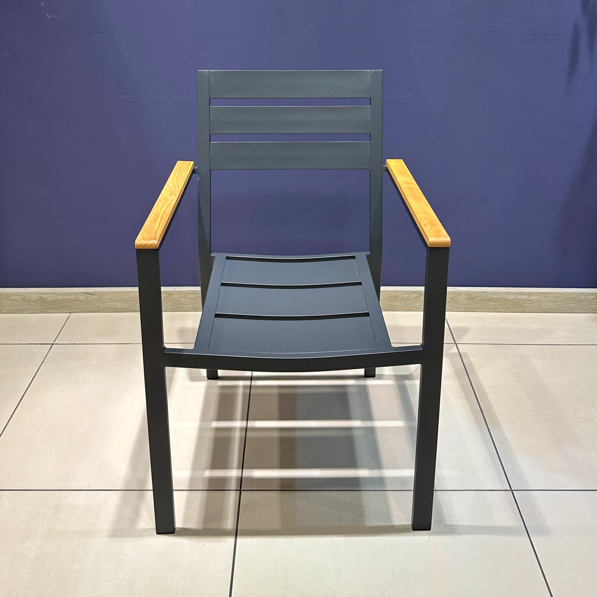 Обеденное кресло OSCAR с подлокотниками из тика - фотография № 4