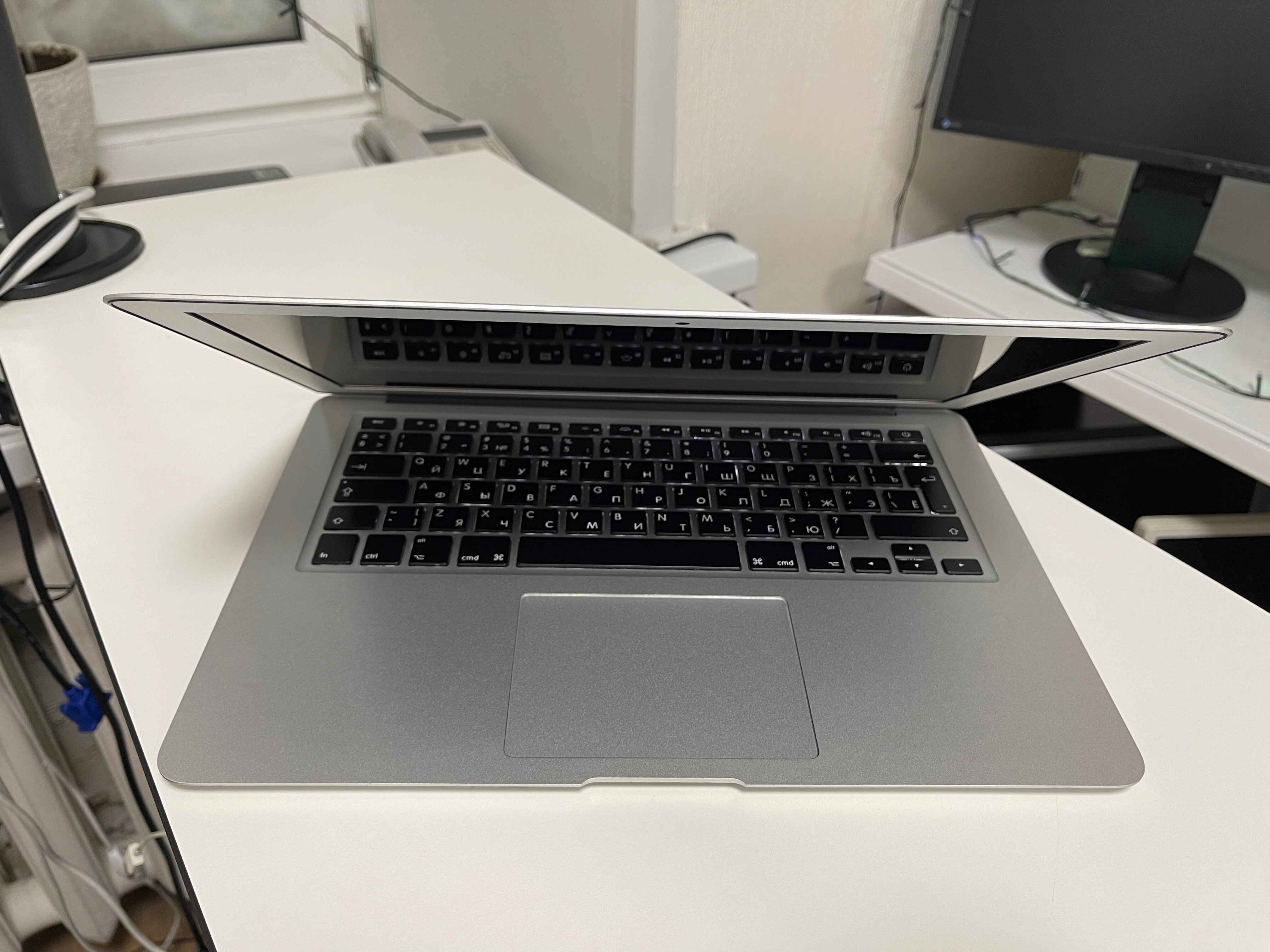 中古品〕 MacBook Air 13.3-inch Early-2014 MD761J／B Core_i5