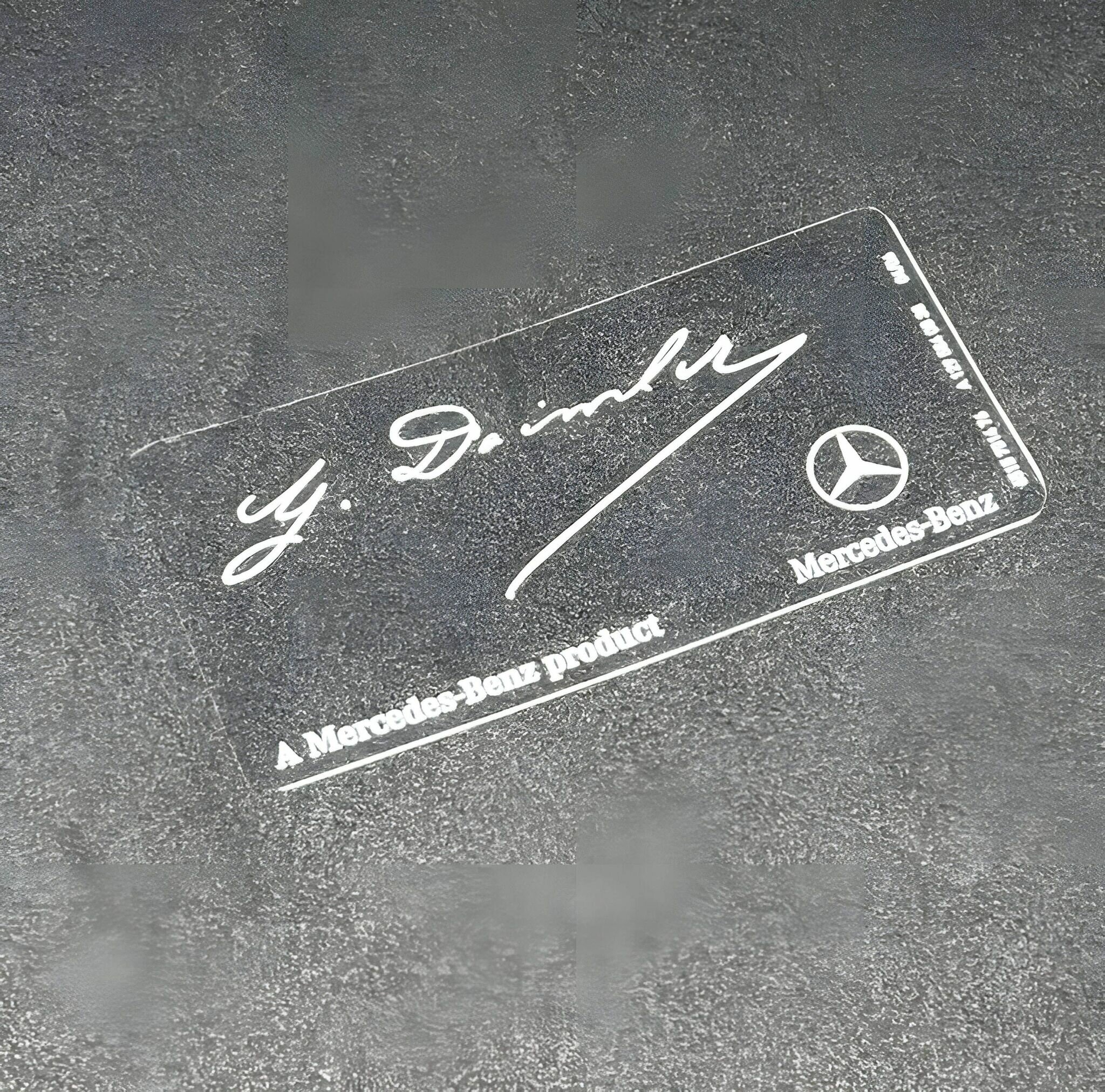 Наклейка на лобовое стекло для Mercedes Benz (белый)
