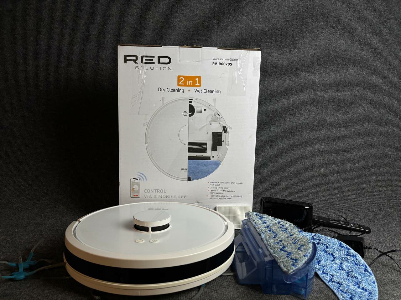 Умный робот-пылесос RED solution RV-R6070S Wi-Fi