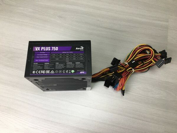Блок питания 750W Aerocool VX PLUS 24+4+4/6+2+6+2PCI-E/6SATA/120fan ATX