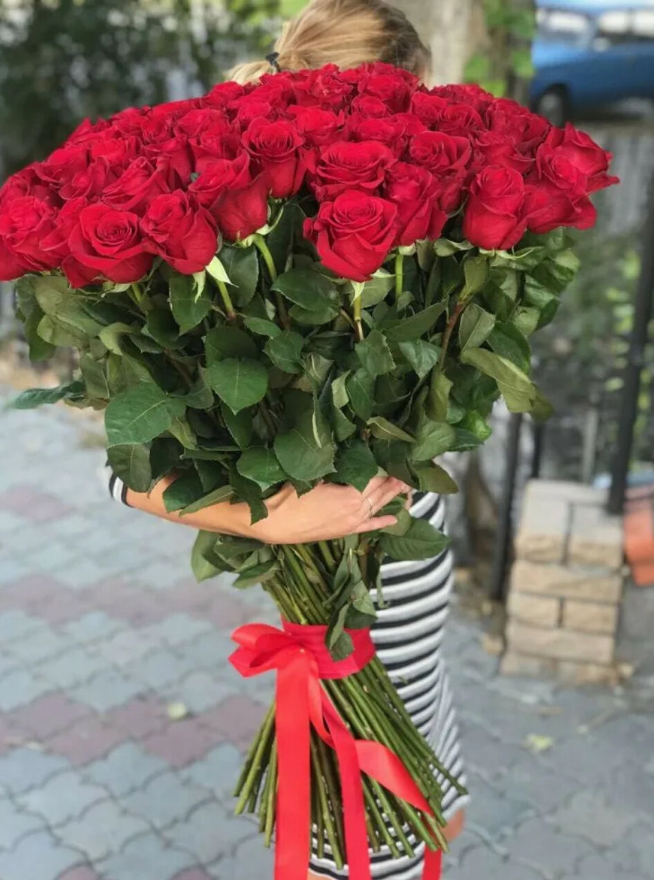 Букет из 29 красных роз 80 см