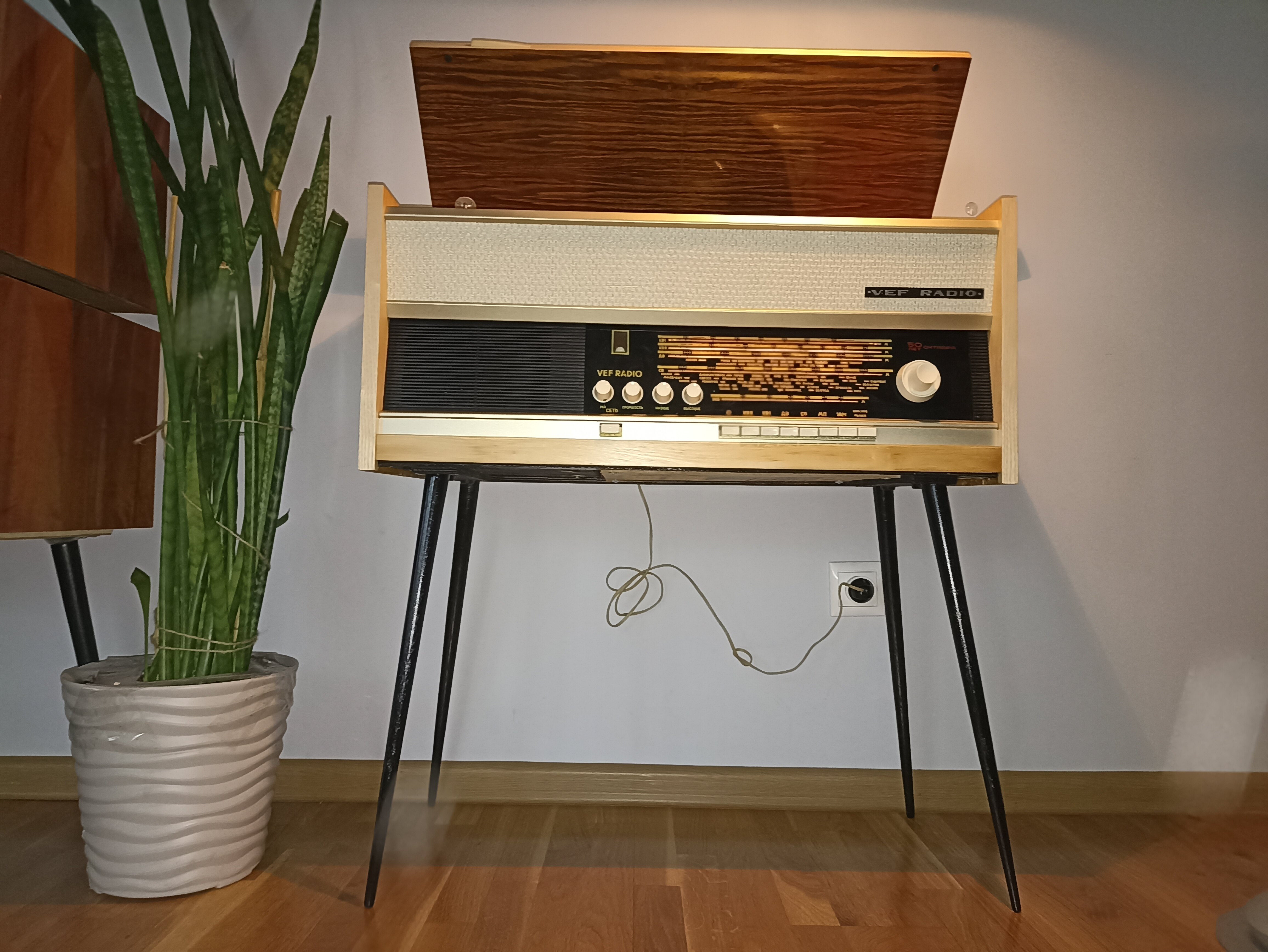 Юбилейная радиола VEF Radio 1967г с Bluetooth - ламповая стационарная радиола после реставрации