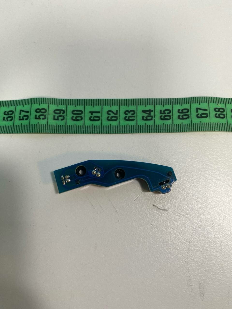 фото Кронштейн правый зарядного полюса RV-R500 с разбора