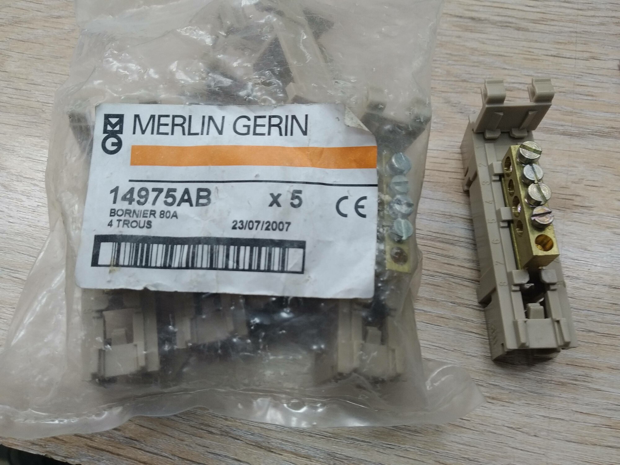 Merlin Gerin шина на дин рейку уп.5шт 14975AB