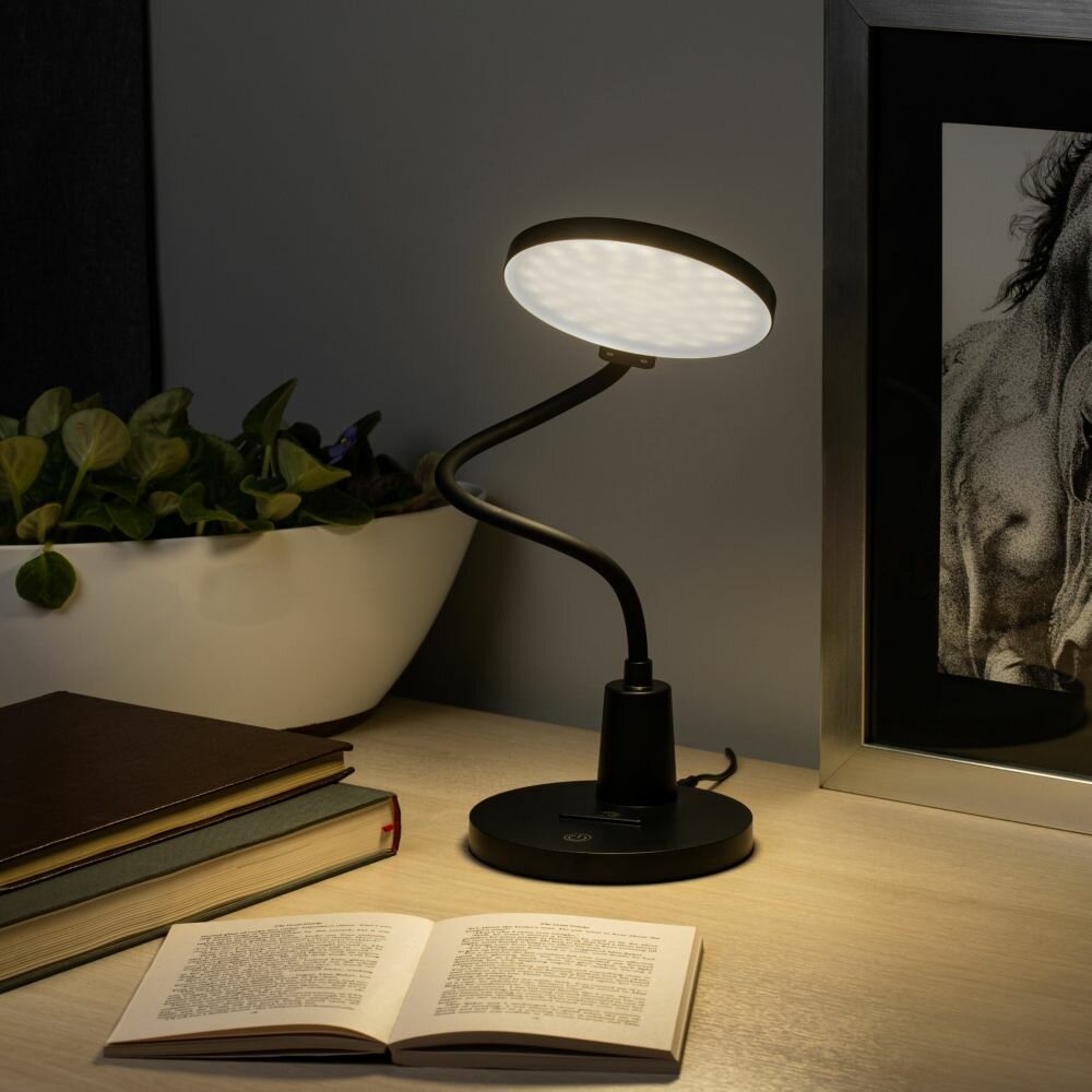Настольная лампа светодиодная Эра LED-501-10W-BK нейтральный белый свет цвет черный с регулировкой яркости