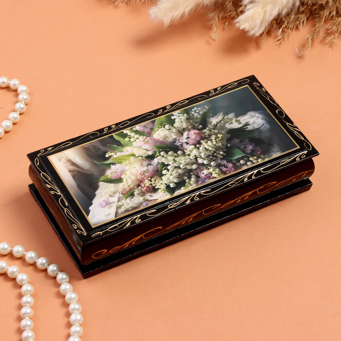 фото Шкатулка «Букет ландыши с сиренью», черная, 8,5×17 см, лаковая миниатюра