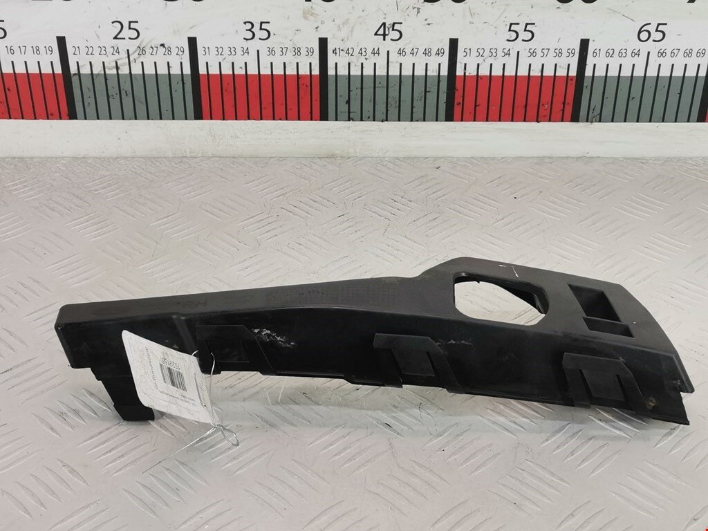 Кронштейн (крепление) переднего бампера правый Ford Focus 2 арт. 1529155