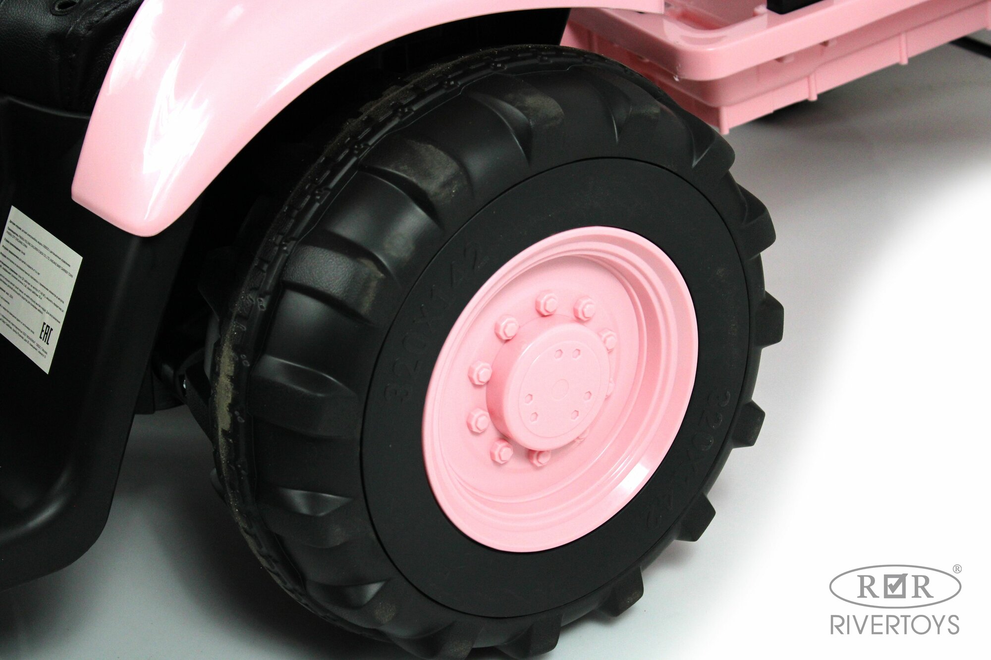 RiverToys Детский электромобиль O555OO розовый