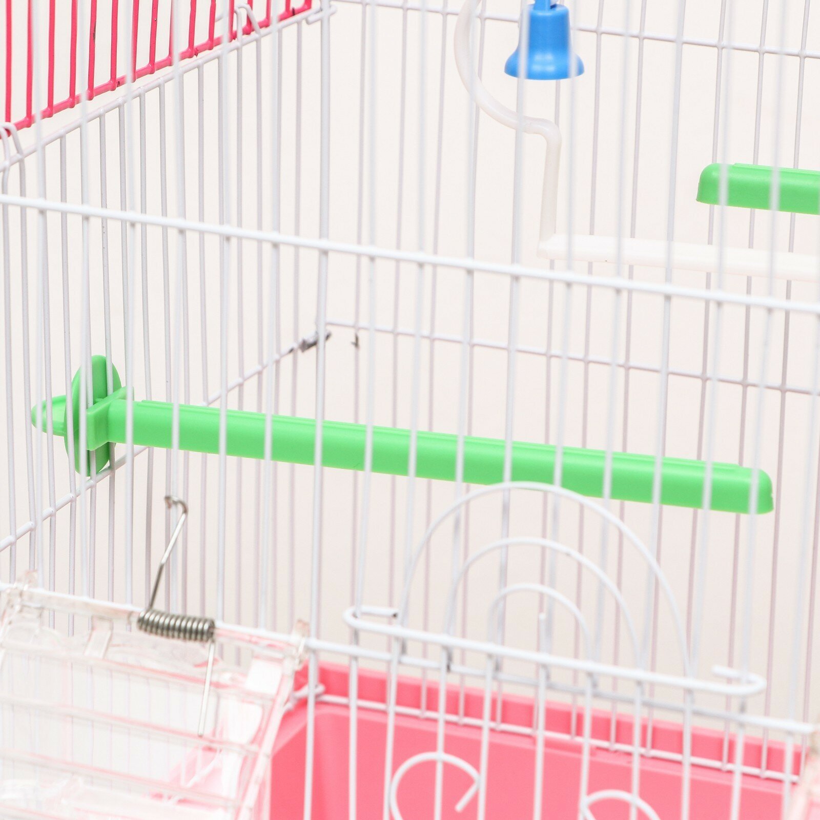 Клетка для птиц фигурная с кормушкками, 30 х 23 х 39 см, розовая - фотография № 6