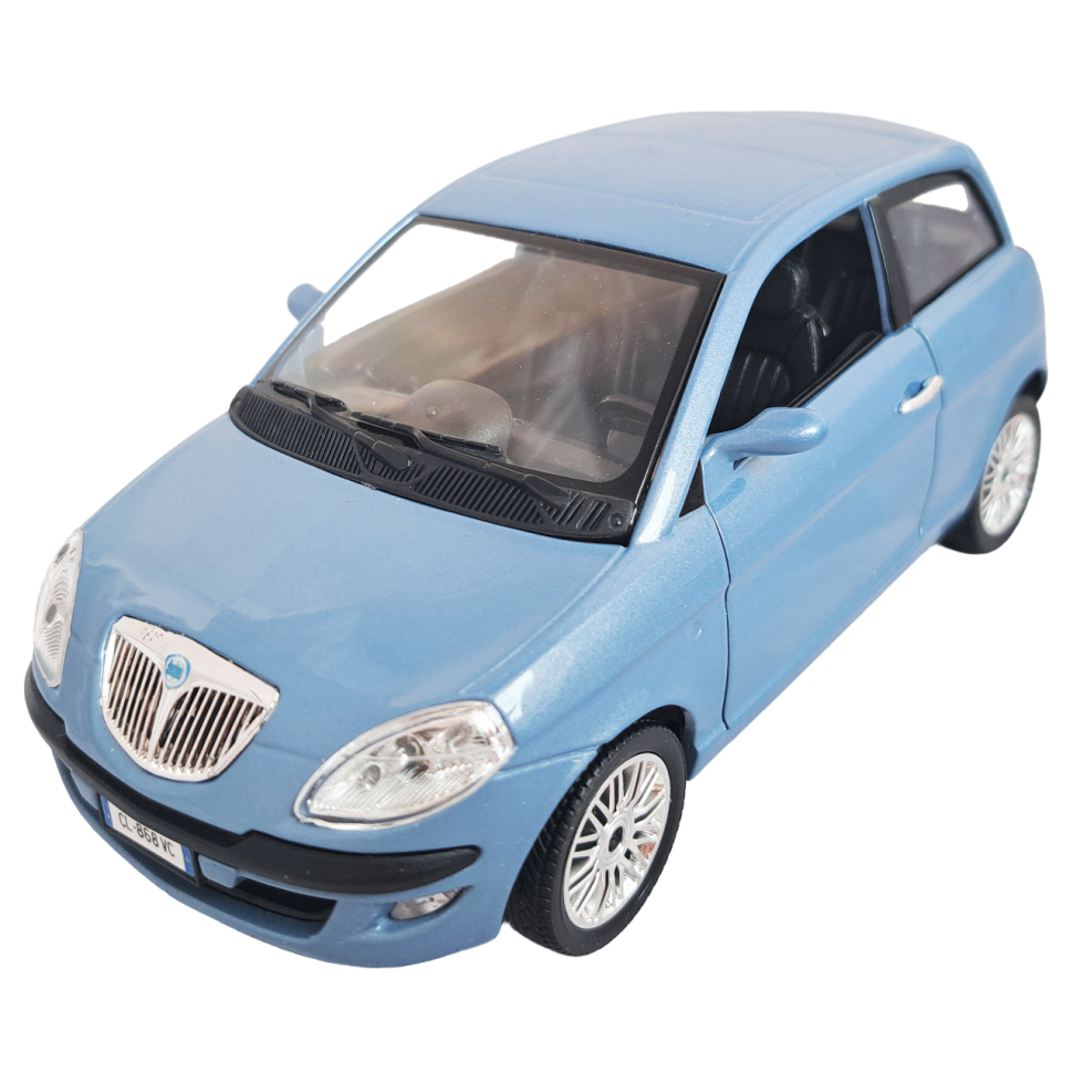 Lancia Nuova Ypsilon коллекционная модель автомобиля 1:24 Bburago 18-22085 blue