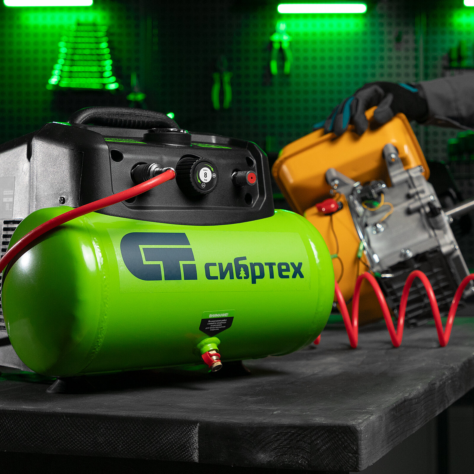 фото Компрессор воздушный безмаслянный BL 1100/6 1100Вт, ресивер 6 литров, 180 л/мин// Сибртех