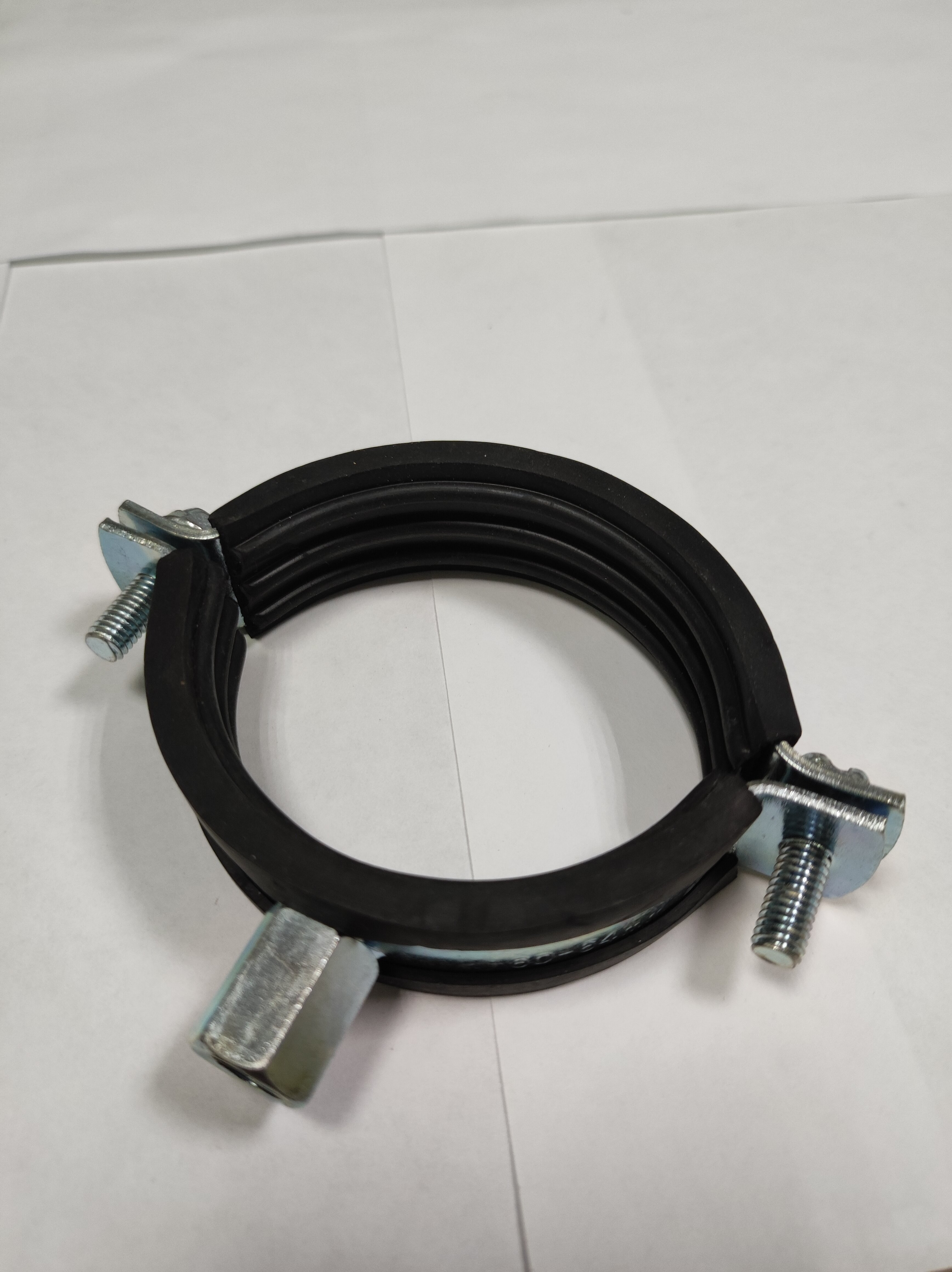 фото Металлический хомут Strongman с резиновым профилем 60 - 64 гайка М8